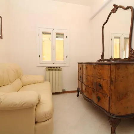 Veneziacentopercento Arsenale Apartment Venice